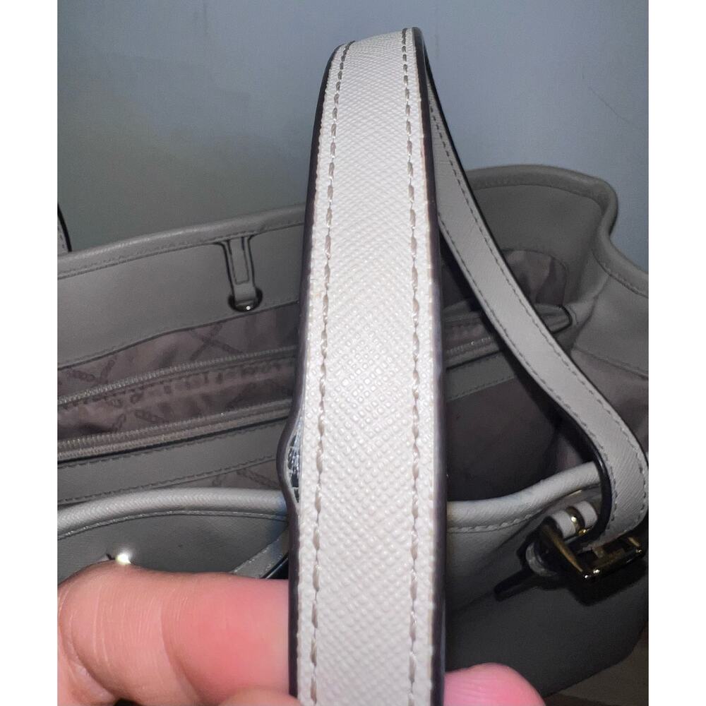 Michael Kors Jet‎ Set Large Tote Bags - Picture 13 of 13